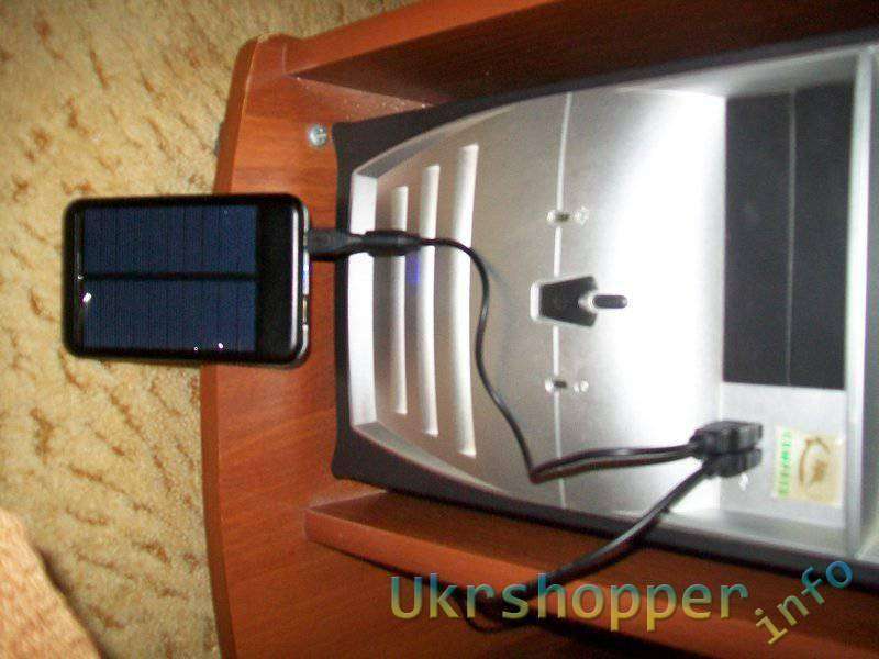 TinyDeal: Внешняя батарея с солнечной панелью