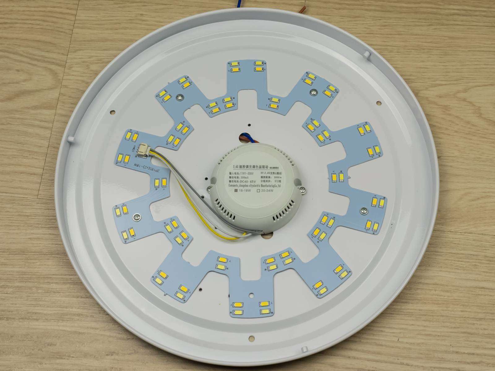 GearBest: Обзор LED светильника YouOKLight с пультом ДУ