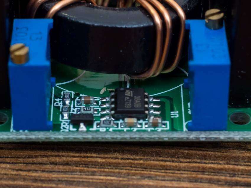 GearBest: Обзор DC-DC повышающего конвертера с регулировкой тока и напряжения