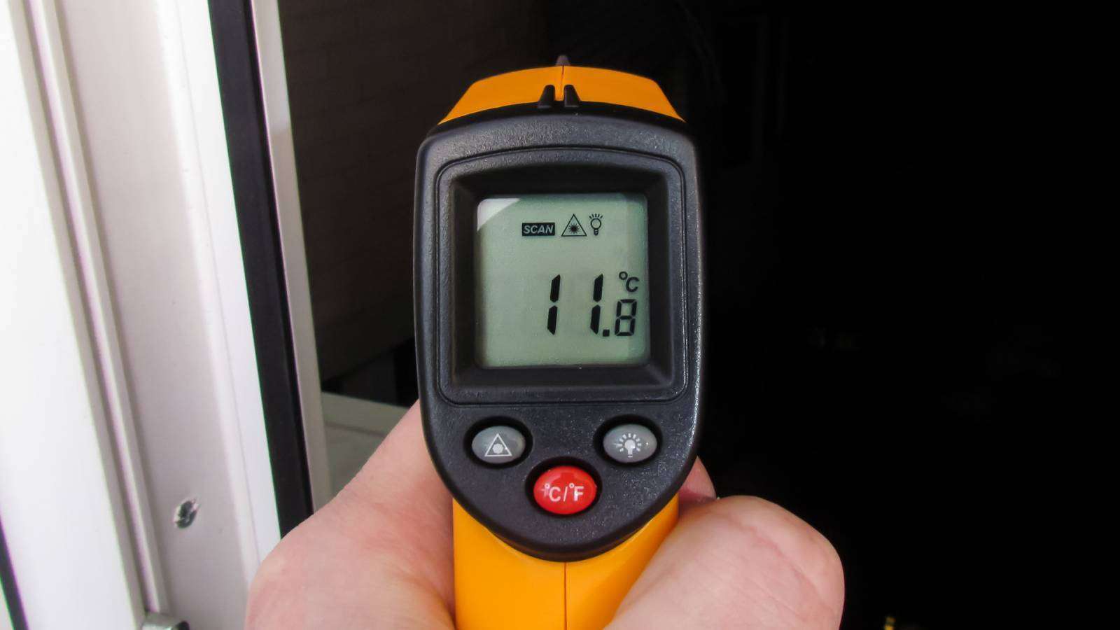 GearBest: Инфракрасный дистанционный термометр GM320 с лазерным целеуказателем