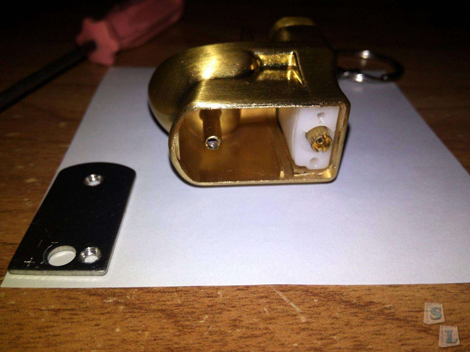 TinyDeal: Зажигалка - золотой унитаз, почти! Или прикурить от унитаза!