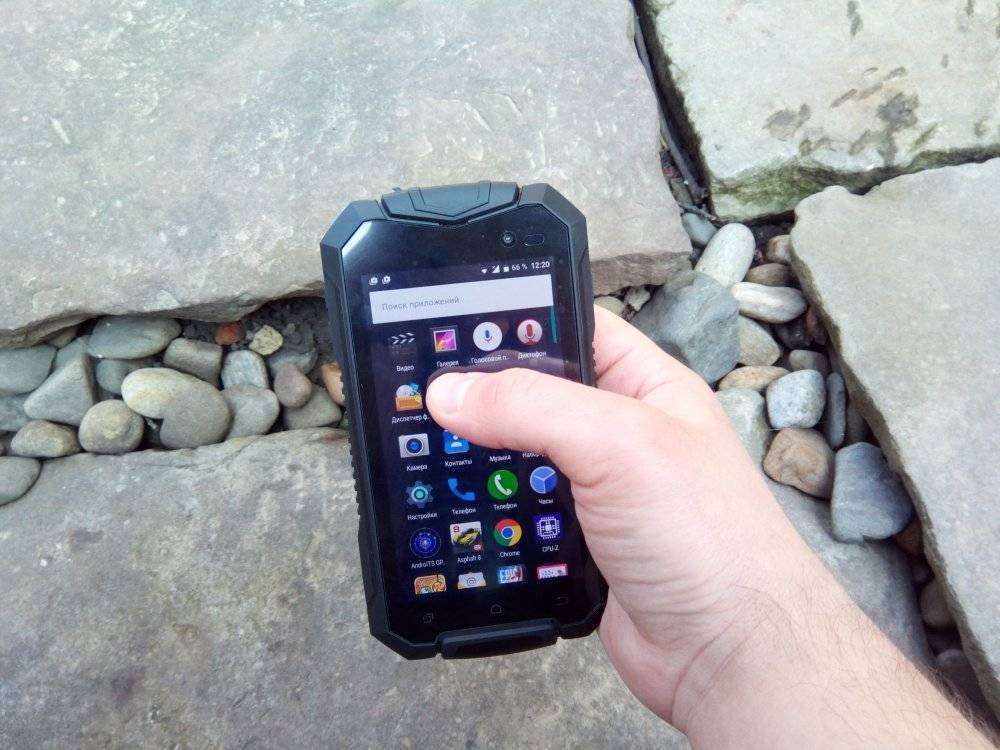 TomTop: Смартфон Geotel A1 Защищенный крепыш с батареей в неделю