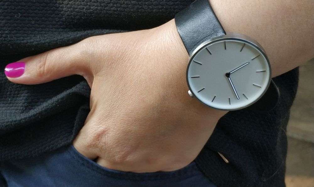Другие - Китай: Простые кварцевые часы Xiaomi Twenty Seventeen
