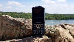 Cectdigi T9900: мобильный телефон рыбака, охотника или дачника